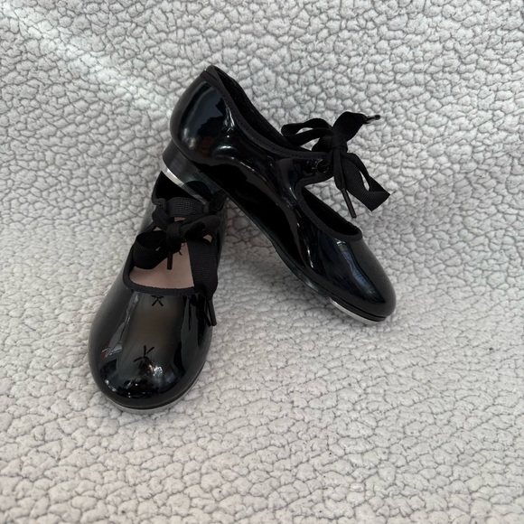 Girls capezio tap shoes size 1 wide - Picture 1 of 5